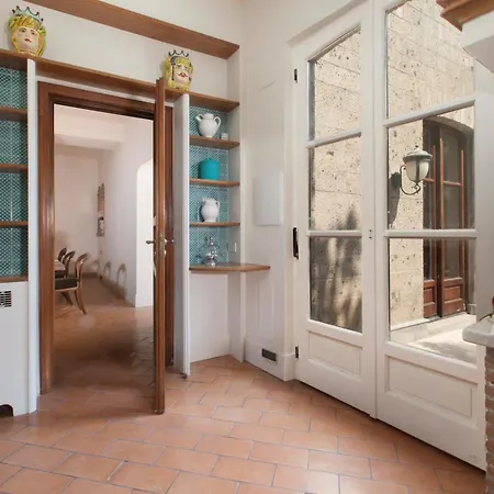 - Ebe Villa Sorrente