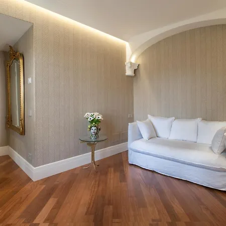 - Ebe Villa Sorrente